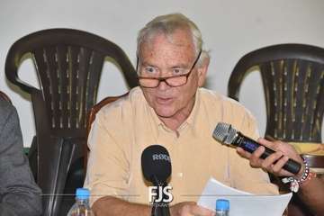 Ramón Ojeda pone en fiestas a El Caracol/Francisco Javier Santana.