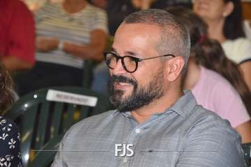 Ramón Ojeda pone en fiestas a El Caracol/Francisco Javier Santana.