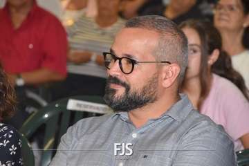 Ramón Ojeda pone en fiestas a El Caracol/Francisco Javier Santana.