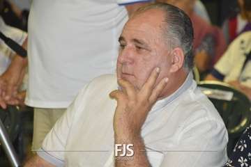 Ramón Ojeda pone en fiestas a El Caracol/Francisco Javier Santana.