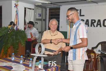 Ramón Ojeda pone en fiestas a El Caracol/Francisco Javier Santana.