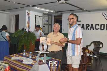 Ramón Ojeda pone en fiestas a El Caracol/Francisco Javier Santana.