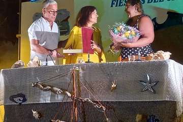 La alcaldesa pregona las fiestas de la playa de Ojos de Garza en honor del Santo Cristo/TA y TF.