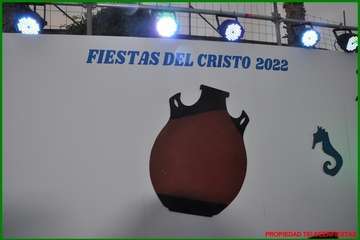 La alcaldesa pregona las fiestas de la playa de Ojos de Garza en honor del Santo Cristo/TA y TF.