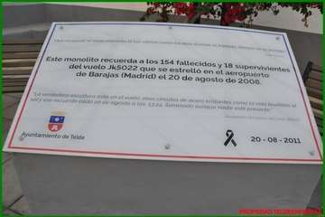 La alcaldesa pregona las fiestas de la playa de Ojos de Garza en honor del Santo Cristo/TA y TF.