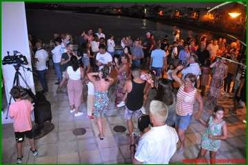 La alcaldesa pregona las fiestas de la playa de Ojos de Garza en honor del Santo Cristo/TA y TF.