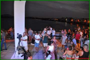La alcaldesa pregona las fiestas de la playa de Ojos de Garza en honor del Santo Cristo/TA y TF.