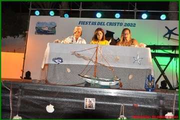 La alcaldesa pregona las fiestas de la playa de Ojos de Garza en honor del Santo Cristo/TA y TF.