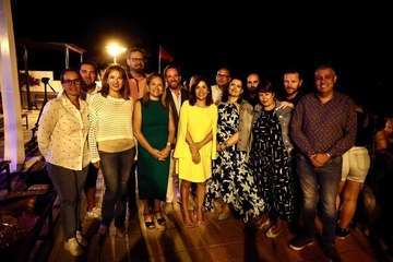 La alcaldesa pregona las fiestas de la playa de Ojos de Garza en honor del Santo Cristo/TA y TF.