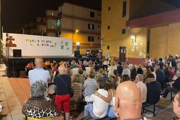 La Garita marca el inicio de sus fiestas con el izado de la bandera canaria, el pregón y el reconocimiento a Pedro Monzón Pulido/Francisco Javier Santana.