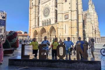 Senderistas de Telde completan el Camino Francés/TA.