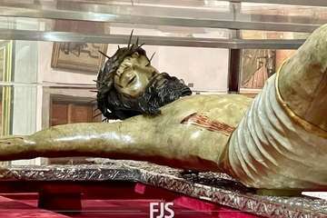 El Santo Cristo de Telde vuelve al Altar Mayor de la Basílica/Francisco Javier Santana.