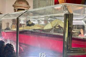 El Santo Cristo de Telde vuelve al Altar Mayor de la Basílica/Francisco Javier Santana.