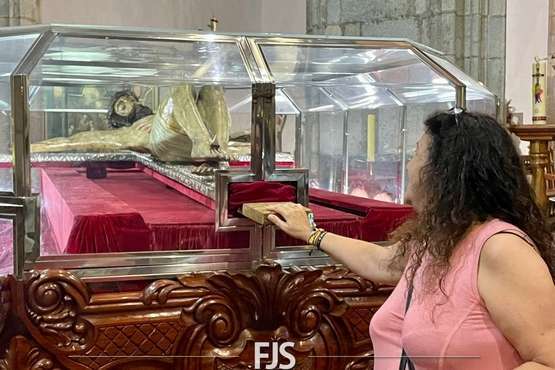 El Santo Cristo de Telde vuelve al Altar Mayor de la Basílica/Francisco Javier Santana.