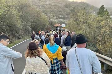 Cazadores combate el frío con una alegre y familiar romería/TA.