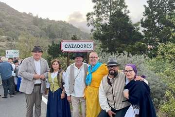 Cazadores combate el frío con una alegre y familiar romería/TA.