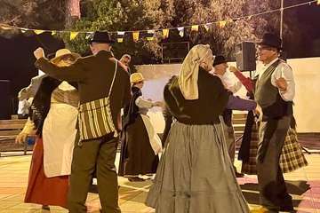 Cazadores combate el frío con una alegre y familiar romería/TA.