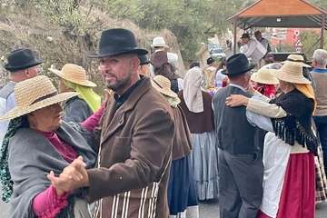 Cazadores combate el frío con una alegre y familiar romería/TA.