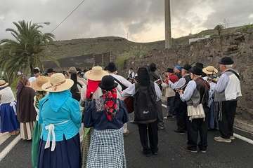 Romería-ofrenda en el Valle de los Nueve Alto/TA y TF.