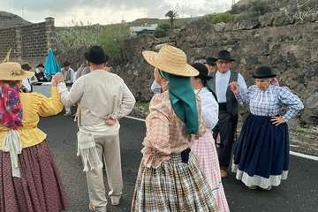 Romería-ofrenda en el Valle de los Nueve Alto/TA y TF.