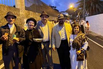 Romería-ofrenda en el Valle de los Nueve Alto/TA y TF.