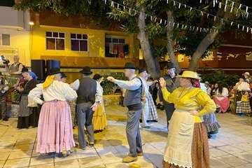 Romería-ofrenda en el Valle de los Nueve Alto/TA y TF.