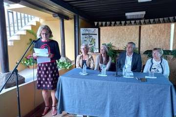 Telde homenajea a la quesera María Luisa Mayor en el Día de la Mujer Rural/TA y Antonio Alí.