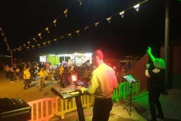 Actuación musical y verbena en Caserones Altos/TA.