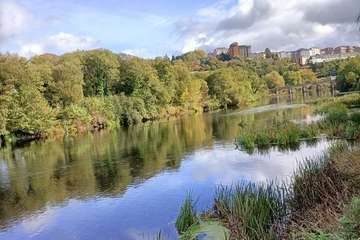 Lugo, una ciudad que fascina y enamora/TA.