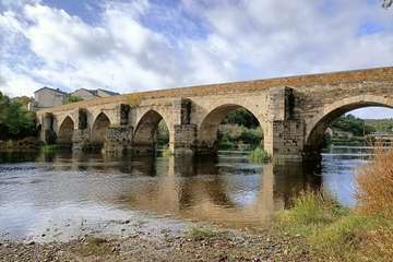 Lugo, una ciudad que fascina y enamora/TA.