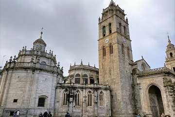 Lugo, una ciudad que fascina y enamora/TA.
