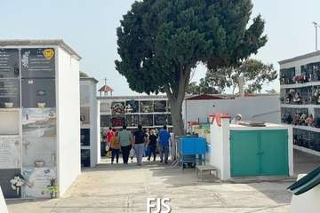 Gran afluencia a los cementerios de Telde en la festividad de Todos los Santos/TA.