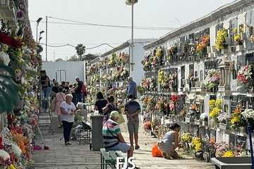 Gran afluencia a los cementerios de Telde en la festividad de Todos los Santos/TA.