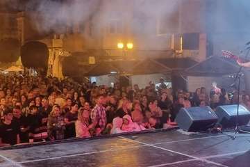 Telde disfruta de una divertida Noche de Vinos y conciertos en Los Llanos/TA e Ildefonso Rodríguez.