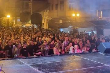 Telde disfruta de una divertida Noche de Vinos y conciertos en Los Llanos/TA e Ildefonso Rodríguez.