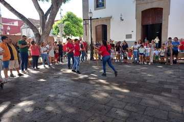 Buen ambiente en Los Llanos de Telde en el día grande del compatrono de la ciudad/TA.