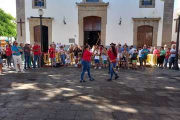 Buen ambiente en Los Llanos de Telde en el día grande del compatrono de la ciudad/TA.