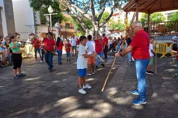 Buen ambiente en Los Llanos de Telde en el día grande del compatrono de la ciudad/TA.