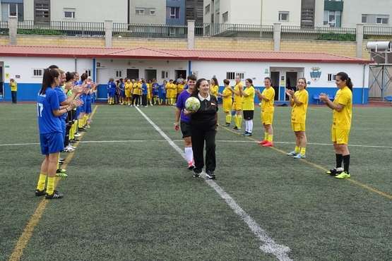 Y Julia Martel volvió a coger el silbato/TA.
