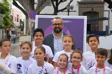 Acto central y lectura del manifiesto por el 25-N/FJS Fotografía y Antonio Alí.