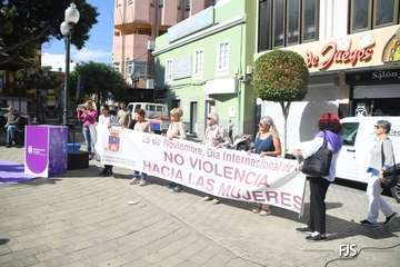 Acto central y lectura del manifiesto por el 25-N/FJS Fotografía y Antonio Alí.
