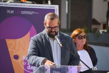Acto central y lectura del manifiesto por el 25-N/FJS Fotografía y Antonio Alí.