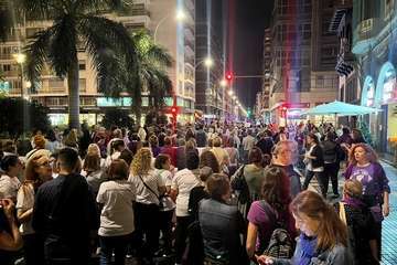 Telde, en la marea violeta que inunda las calles de la capital grancanaria/TA.