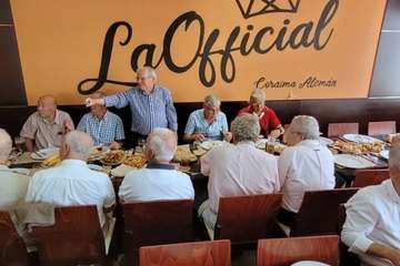 Los antiguos alumnos del Instituto Laboral de Telde renuevan su amistad tras la pandemia/Jesús Ruiz Mesa.