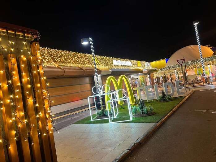 El restaurante teldense bellamente iluminado/TA.