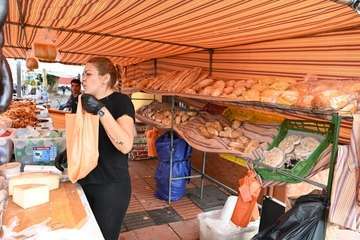 La feria de ganado y la venta de productos típicos animan el día principal de las fiestas de Jinámar/Antonio Alí.
