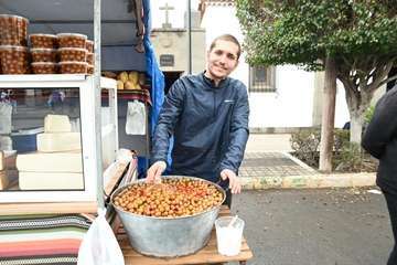 La feria de ganado y la venta de productos típicos animan el día principal de las fiestas de Jinámar/Antonio Alí.