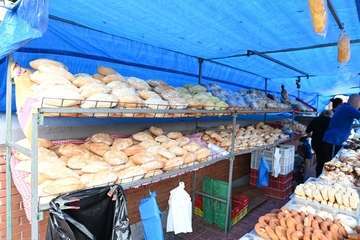 La feria de ganado y la venta de productos típicos animan el día principal de las fiestas de Jinámar/Antonio Alí.