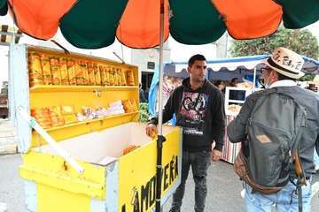 La feria de ganado y la venta de productos típicos animan el día principal de las fiestas de Jinámar/Antonio Alí.