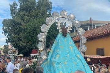 Jinámar se vuelca con su patrona/Antonio Alí y FJS Fotografía.